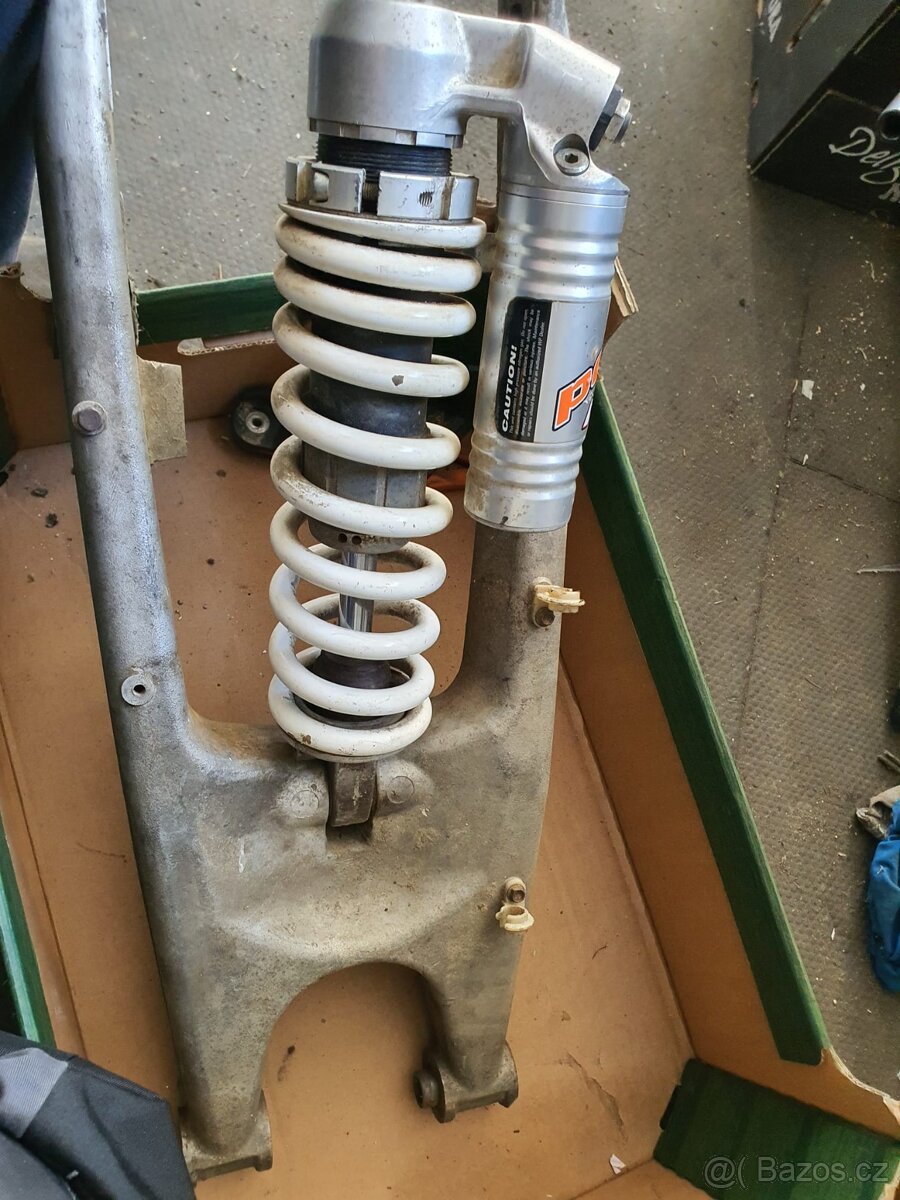 Zadni tlumic,kyvka,zadni brzda Husaberg - 2