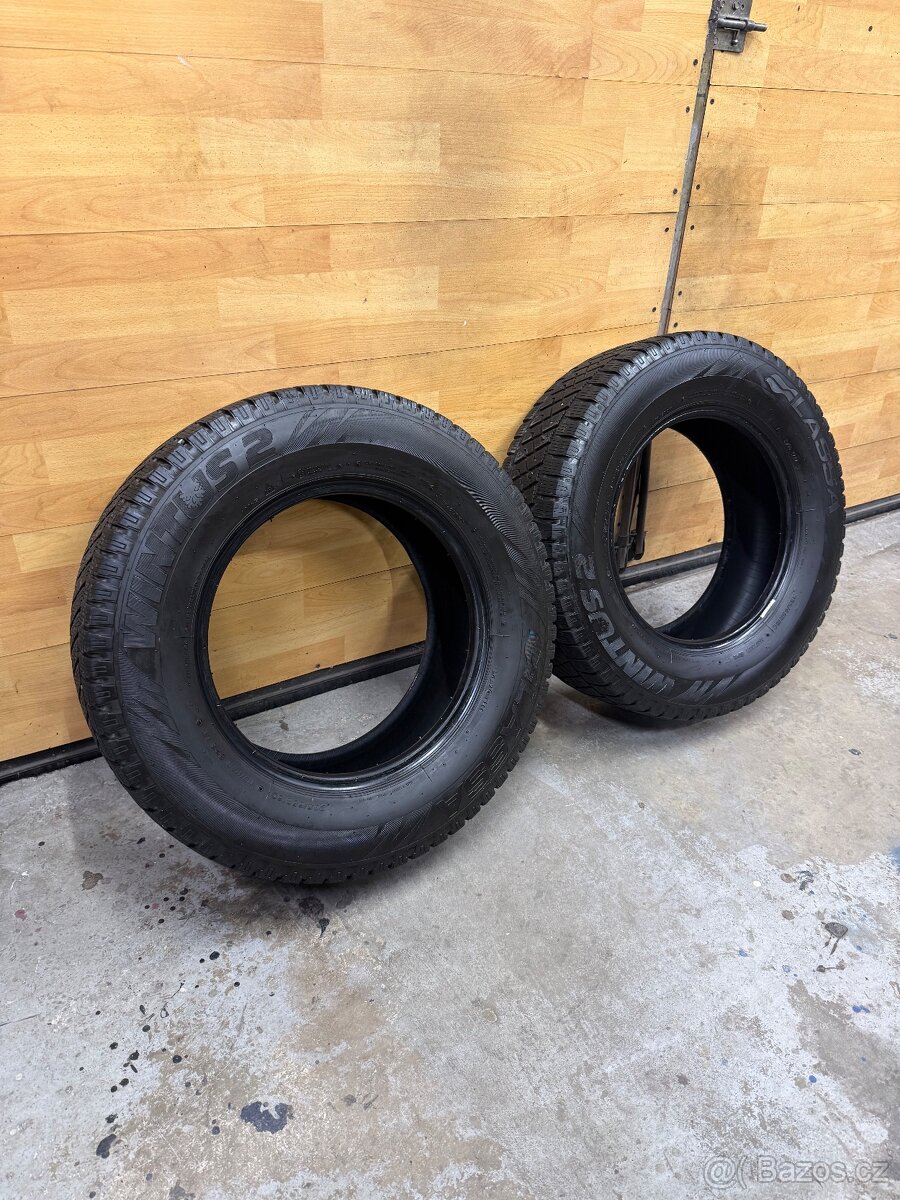 Zimní pneu 235/65/16C - 2