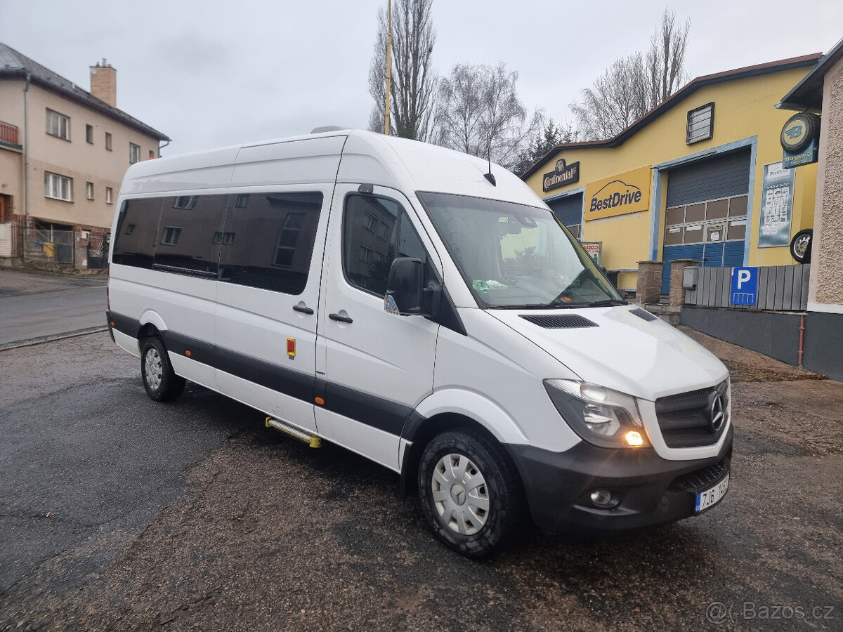 Mercedes Sprinter bus - 2