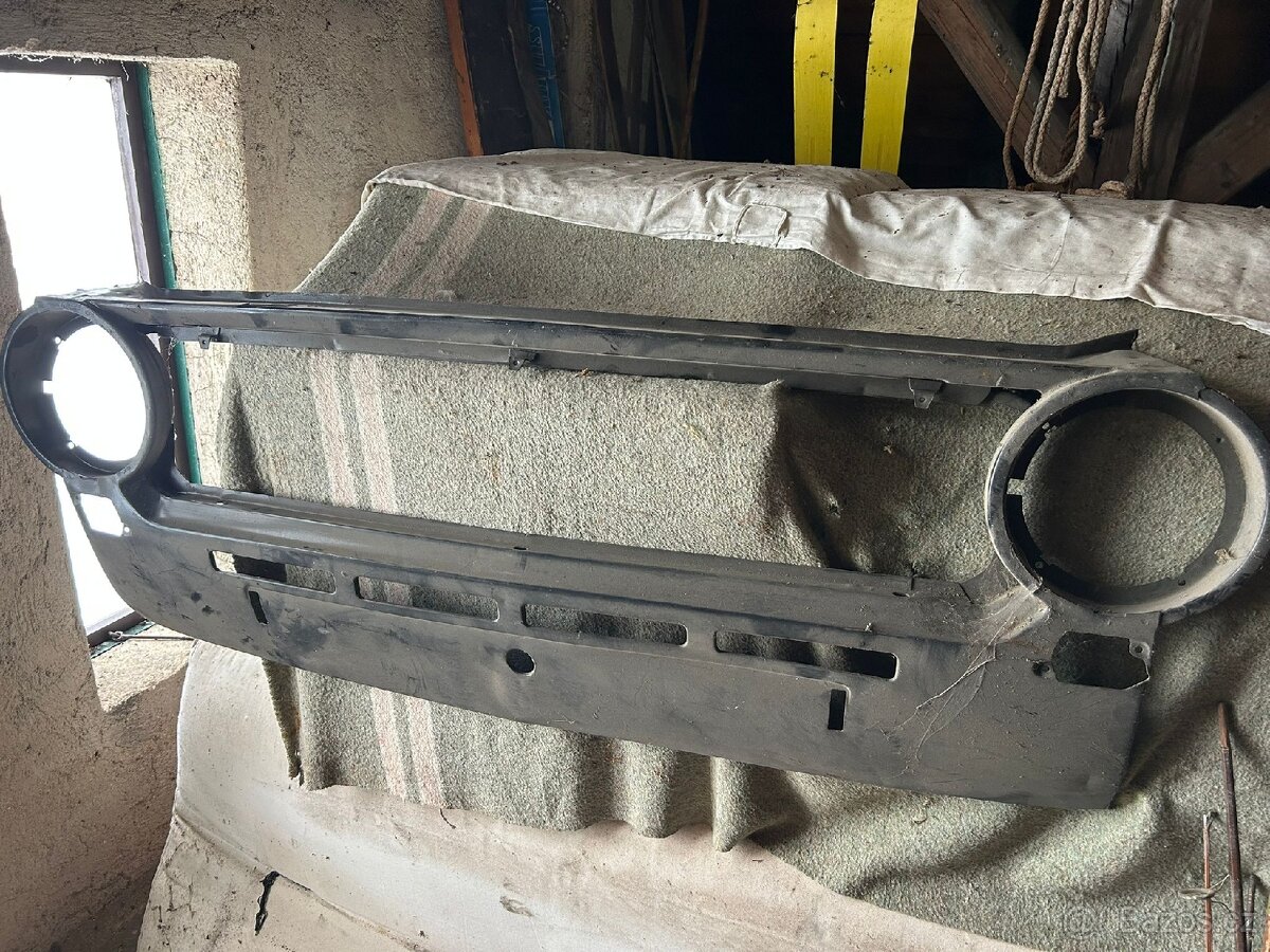 LADA 1300 ŽIGULI přední maska a prahy - 2