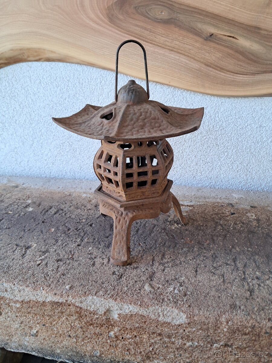 japonská litinová lucerna - 2