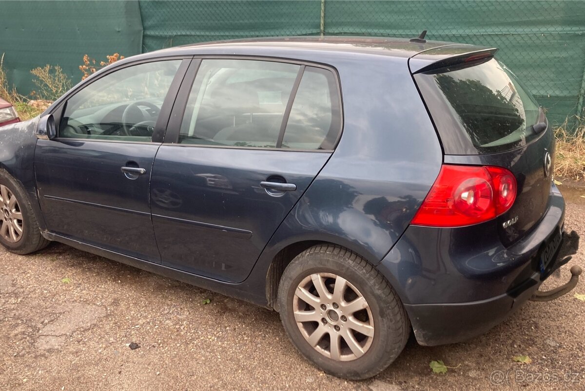 VW Golf 5 - 2