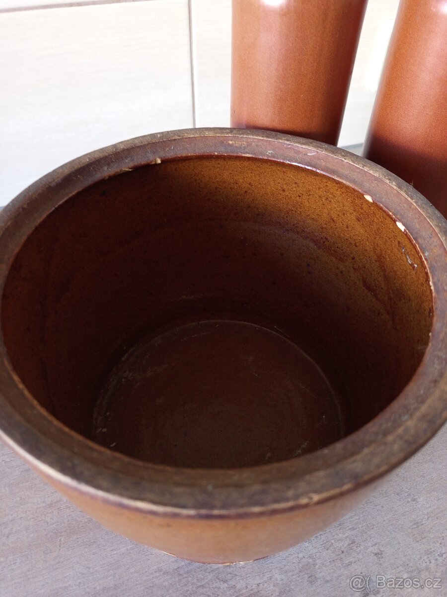 KAMENINOVÉ NÁDOBY - 2