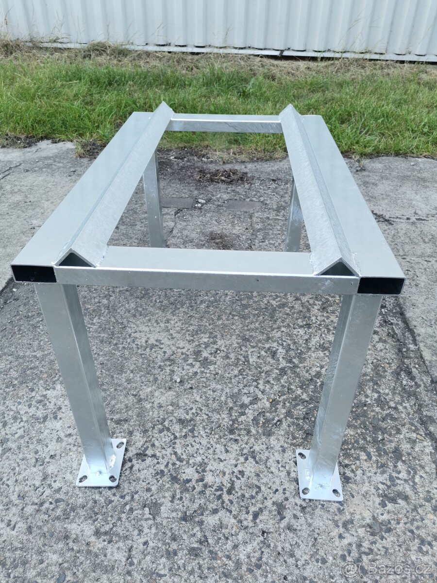 Podstavec pod sudy - 2