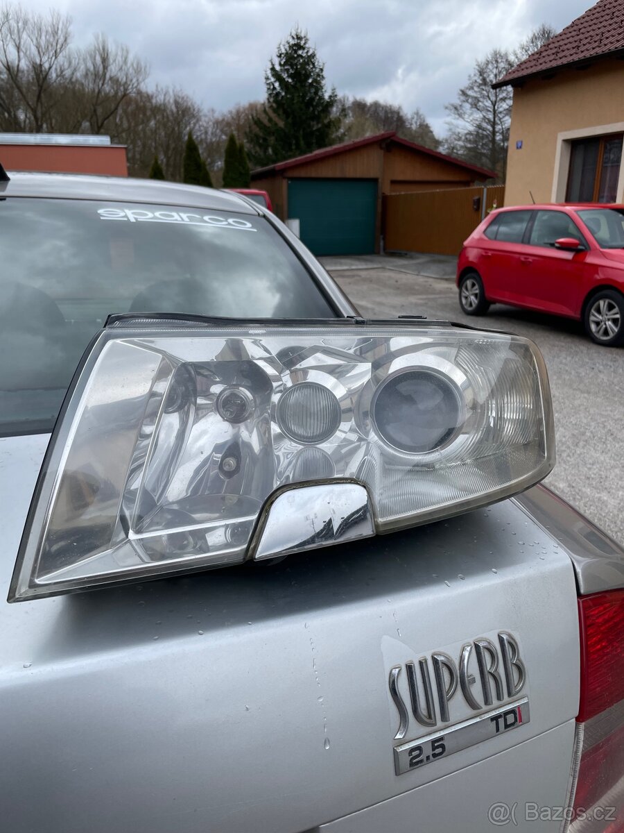 Škoda Superb mk1 Světlo Halogen - 2