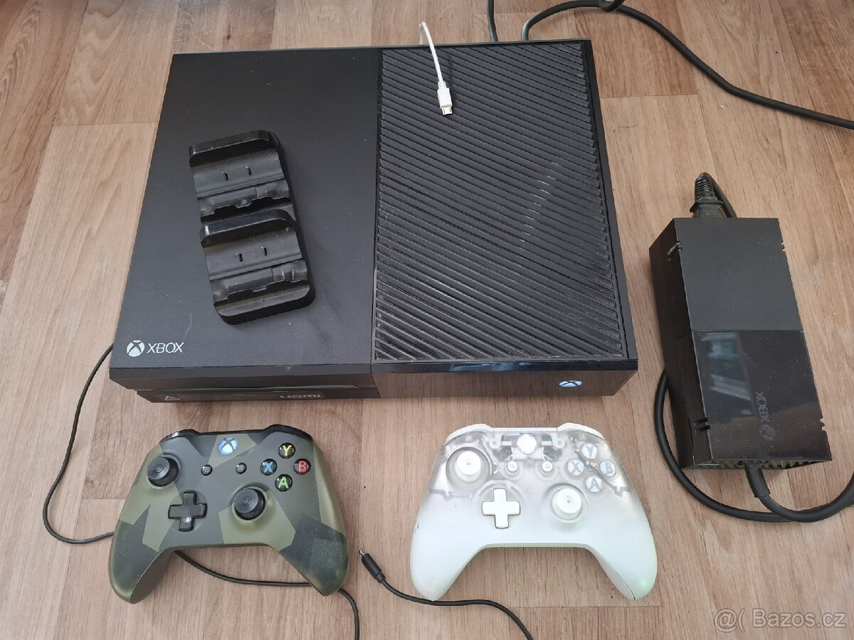 xbox one + 2 ovladače - 2