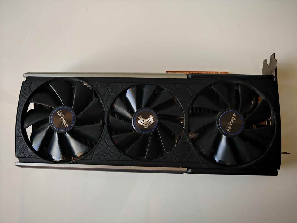 Sapphire NITRO+ Radeon RX 5700 XT 8G - 2