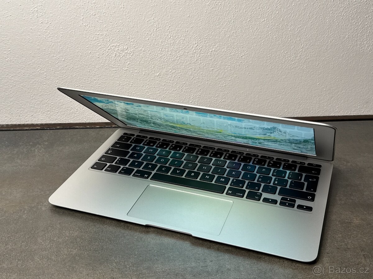 MacBook Air 11" 2012 / i5 / 4GB RAM / 64GB SSD - DPH - 2