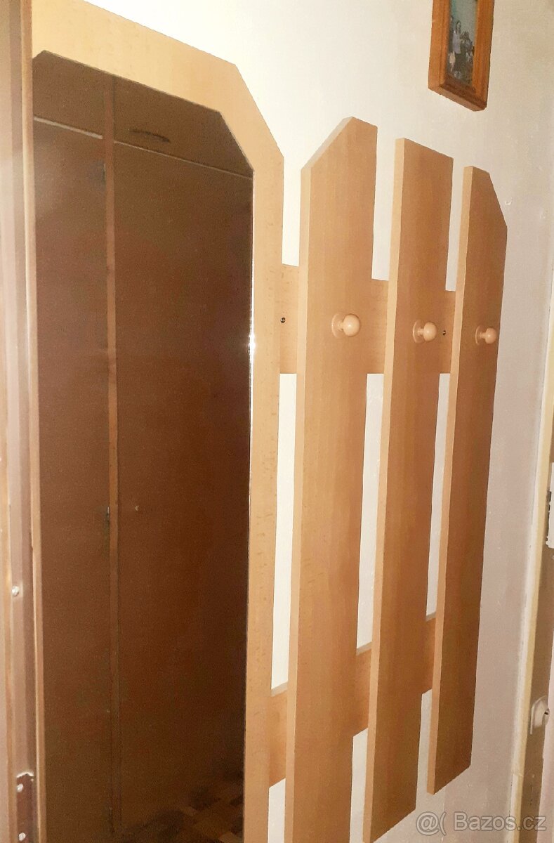 Předsíňová stěna a botník. 100x110cm. TOP stav. - 2