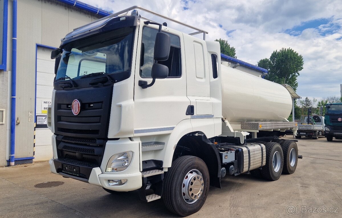 TATRA Phoenix s fekálom/cisternou 11m3 - 2