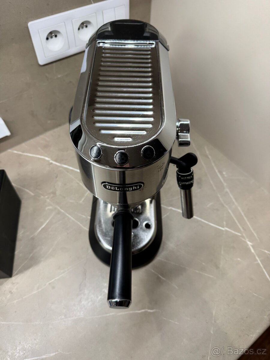 DeLonghi Dedica – kompaktní pákový kávovar + bonus 4x filtr - 2