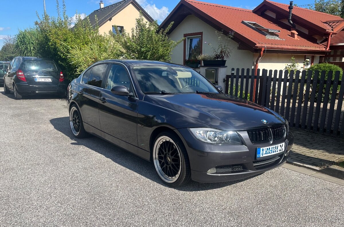 BMW e90 330i/ N52 190kw - 2