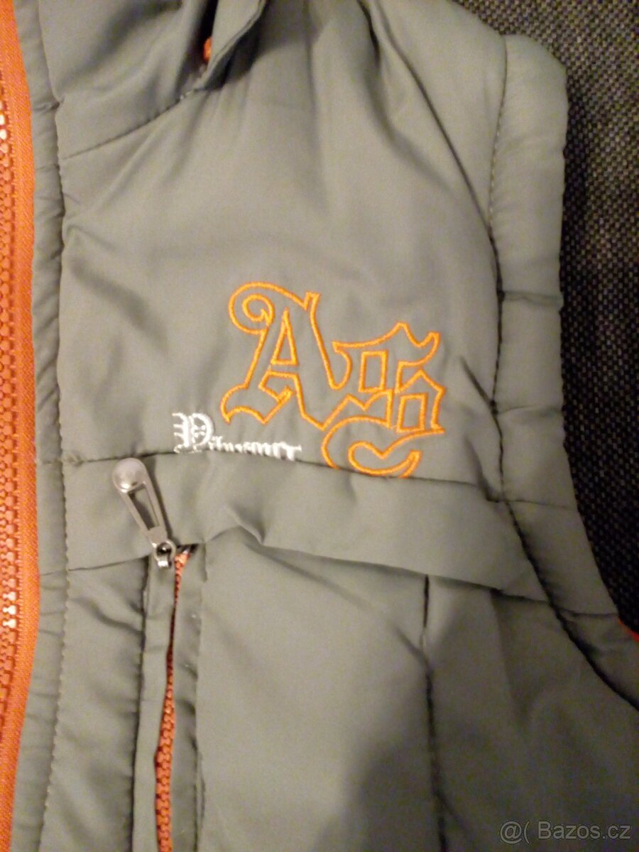 Chlapecká vesta velikost 8let - 2