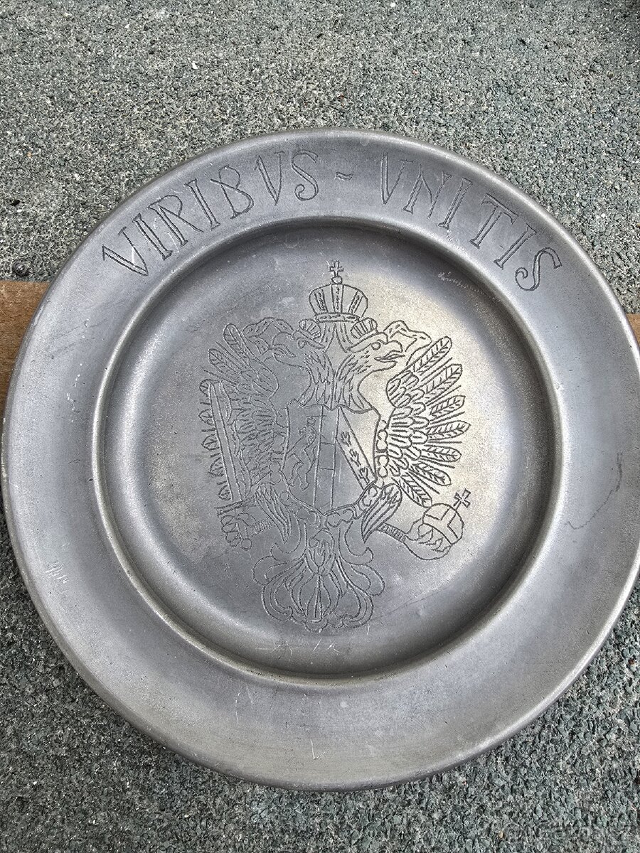 KRASNY PATRIOTICKY TALIŘ S ORLICÍ RAKOUSKO UHERSKO - 2