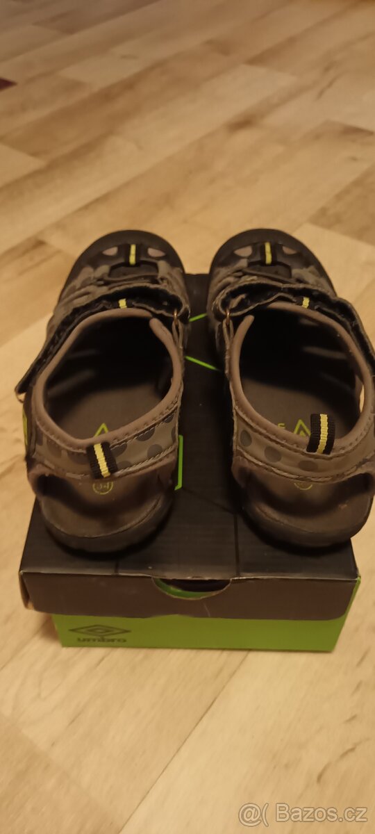 Umbro SEDO detské sandály vel 34 - 2