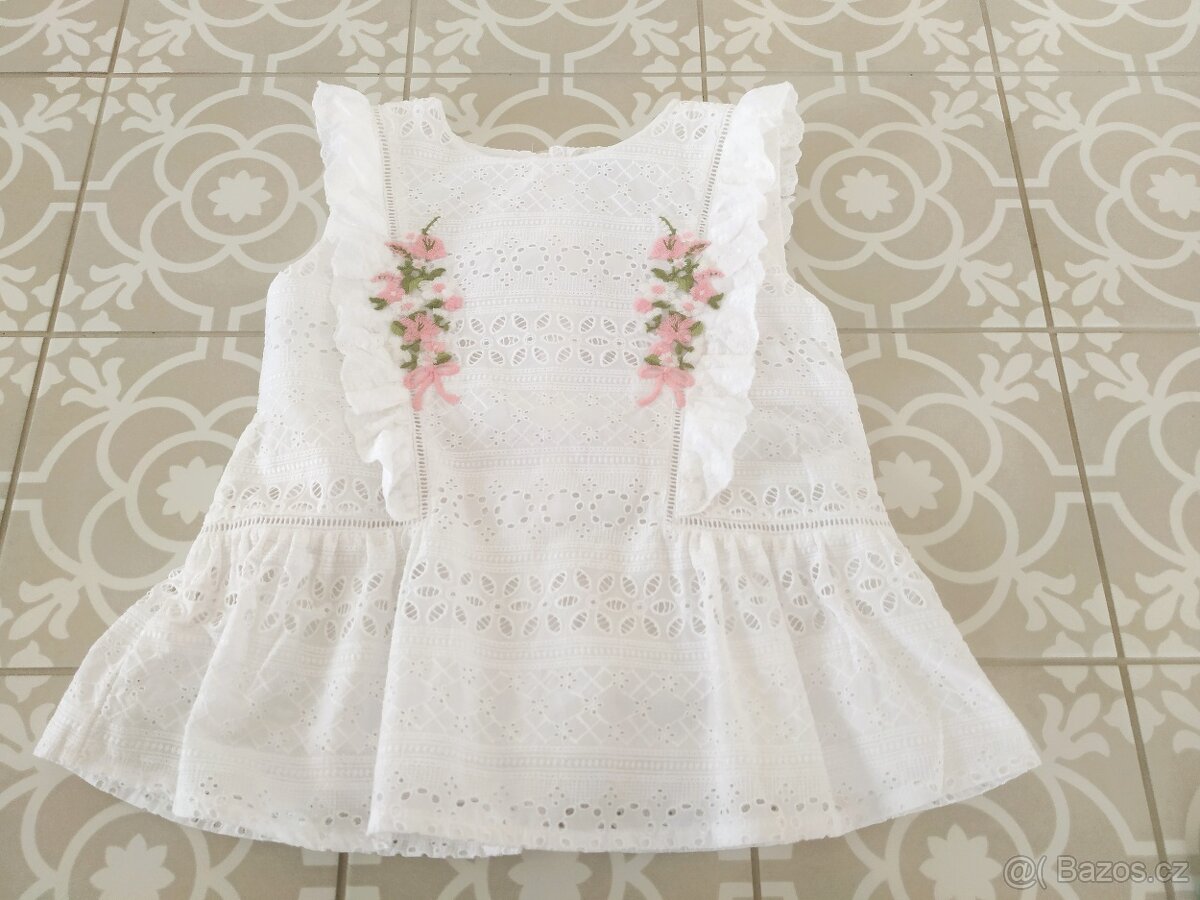 1x oblečená bílá krajková vyšívaná halenka Mayoral 134 - 2