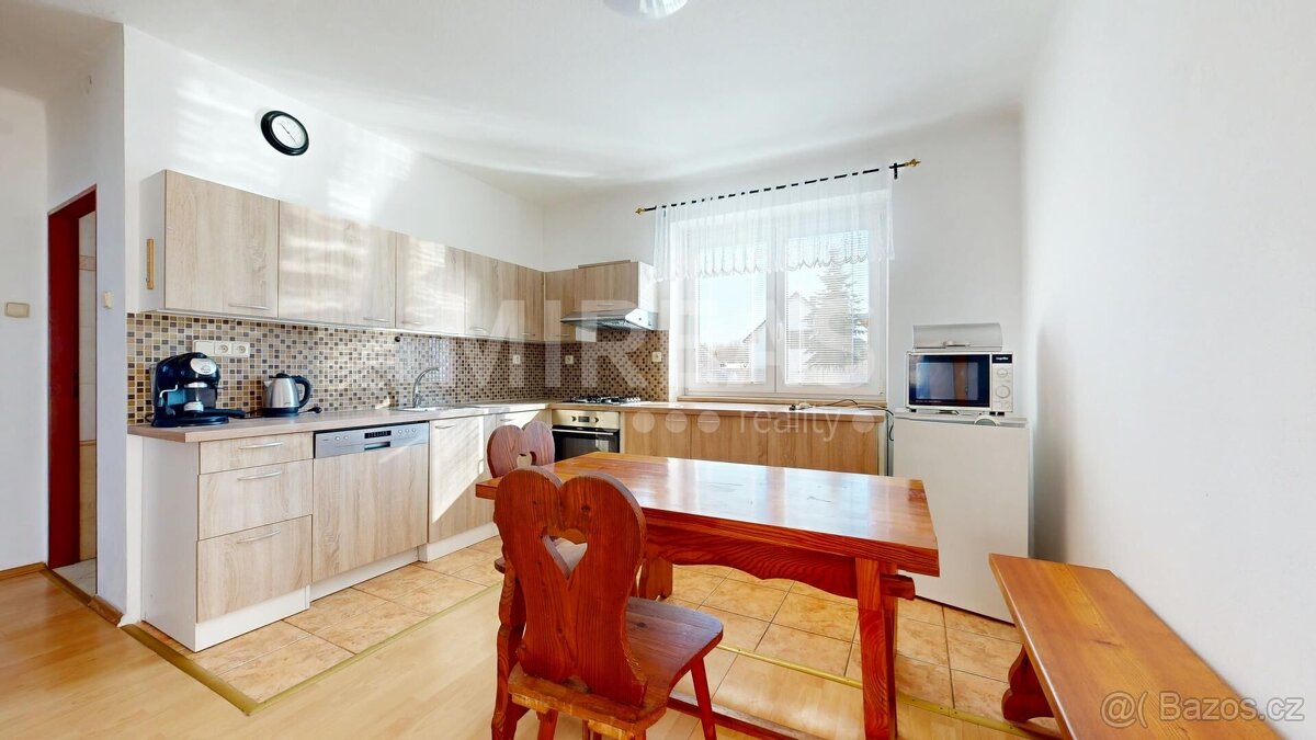 Jiřice, pronájem rodinného domu 4+1, 120 m2 na pozemku 550 m - 2