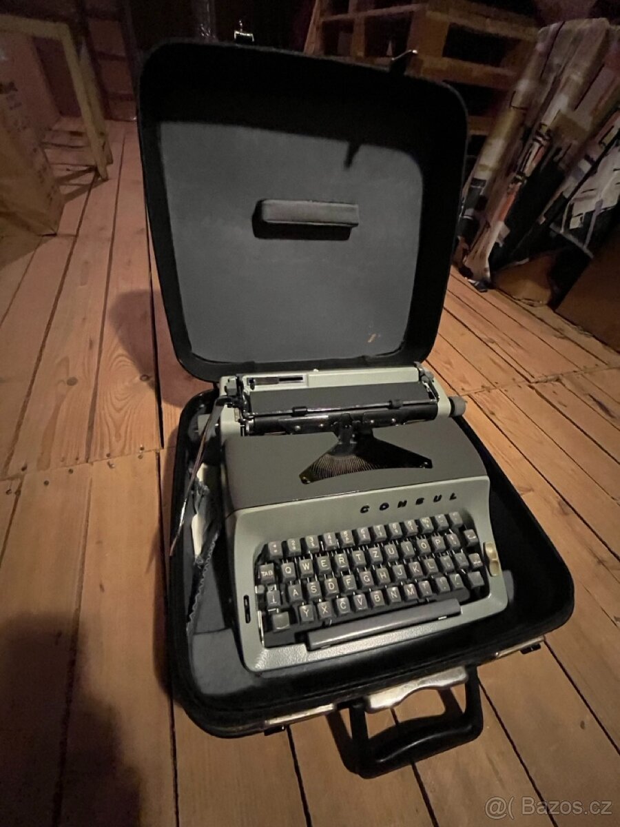 Přenosný psací stroj Consul 221.1 (r.1970) – sběratelský set - 2