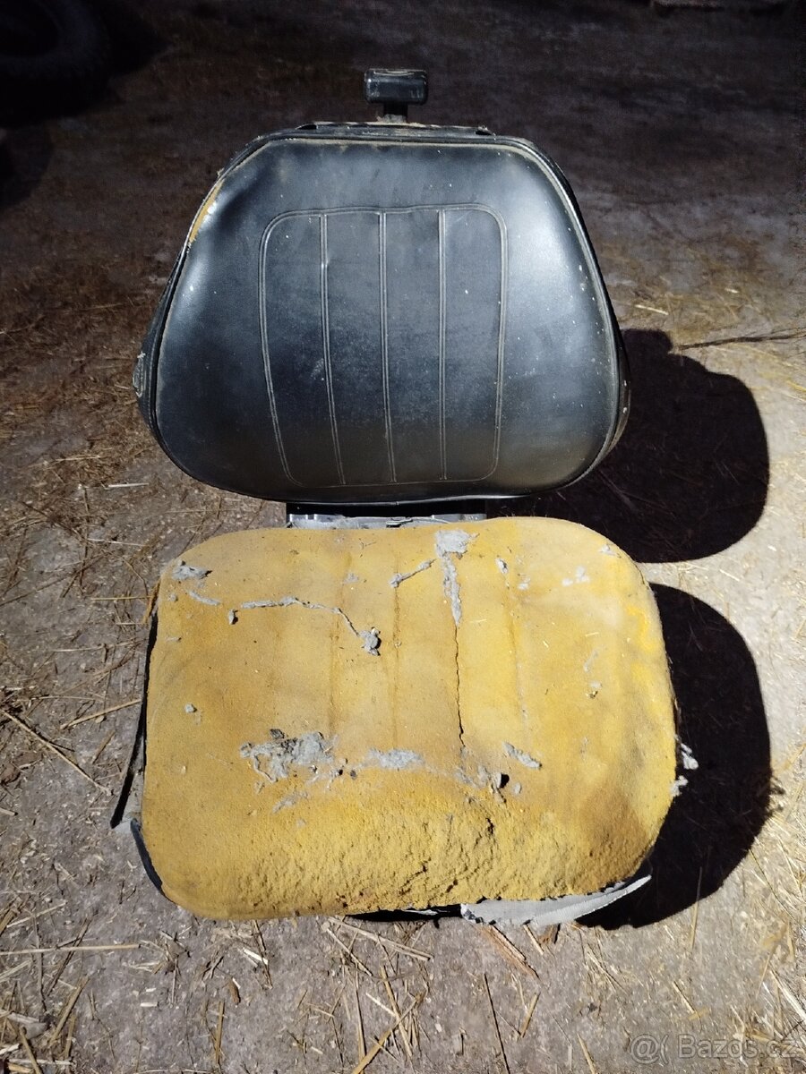 Prodám sedačku na Zetor 5911. - 2