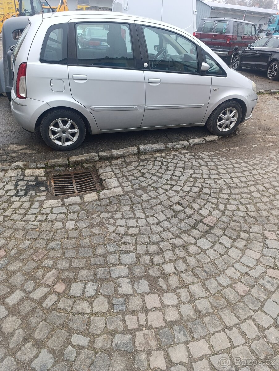 Lancia musa 1.4 benzin-lpg - 2