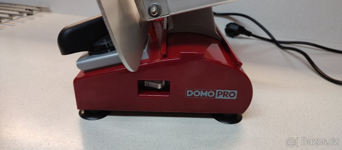 ELEKTRICKÝ KRÁJEČ POTRAVIN - 2