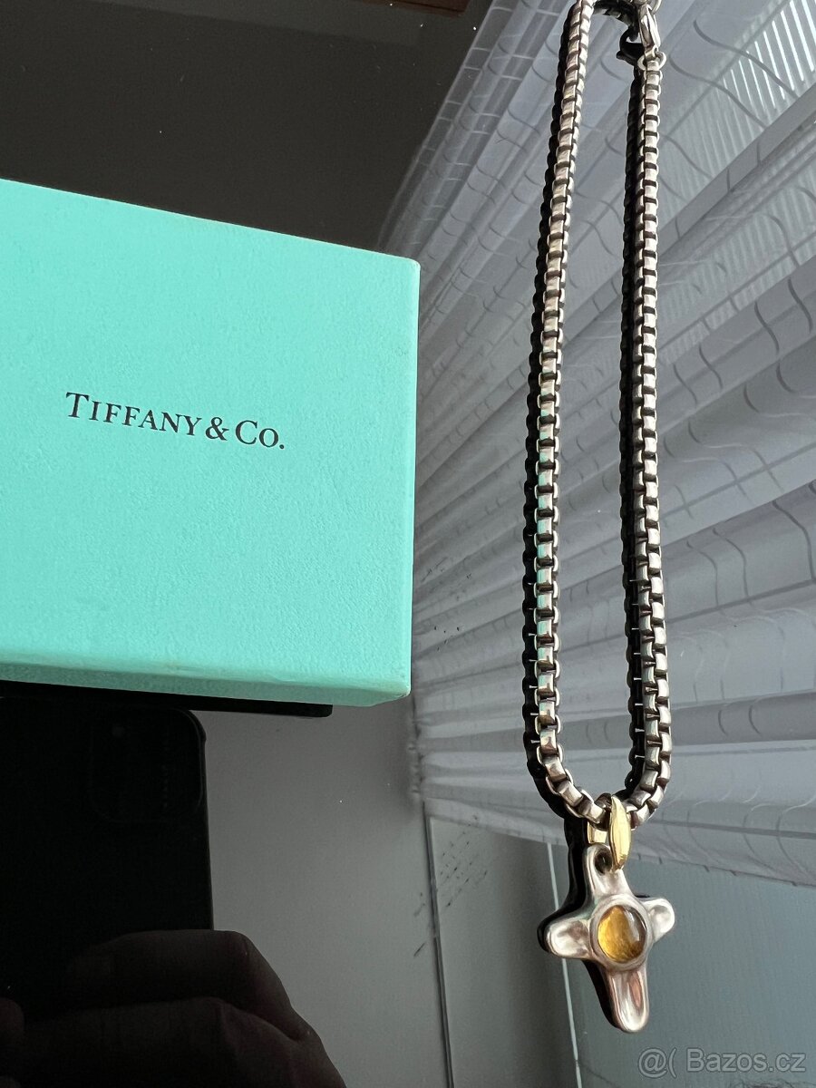 privesek s krizem a šperkovým kamenem 18k zlato - 2