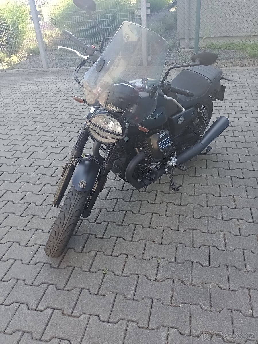 Moto Guzzi V7 Stone - 2