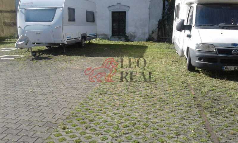Pozemek pro parkování 30 vozidel - 2