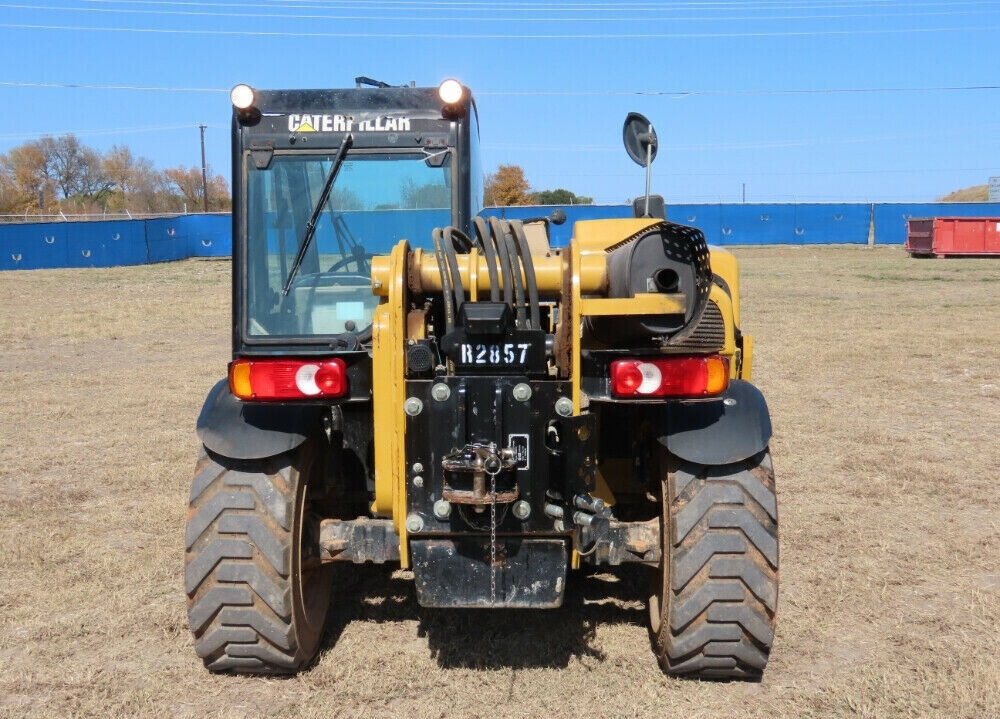 Teleskopický vysokozdvižný vozík Caterpillar TH255, rok výro - 2