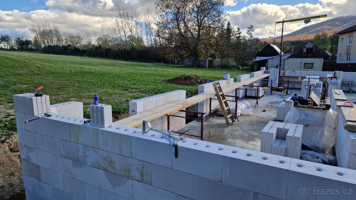 Stavební jeřáb pro zdění zdiva sendwix, KM Beta, porotherm - 2