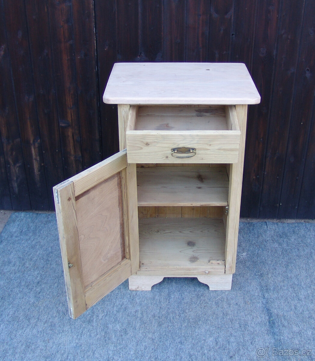 Starožitný noční stolek - 2