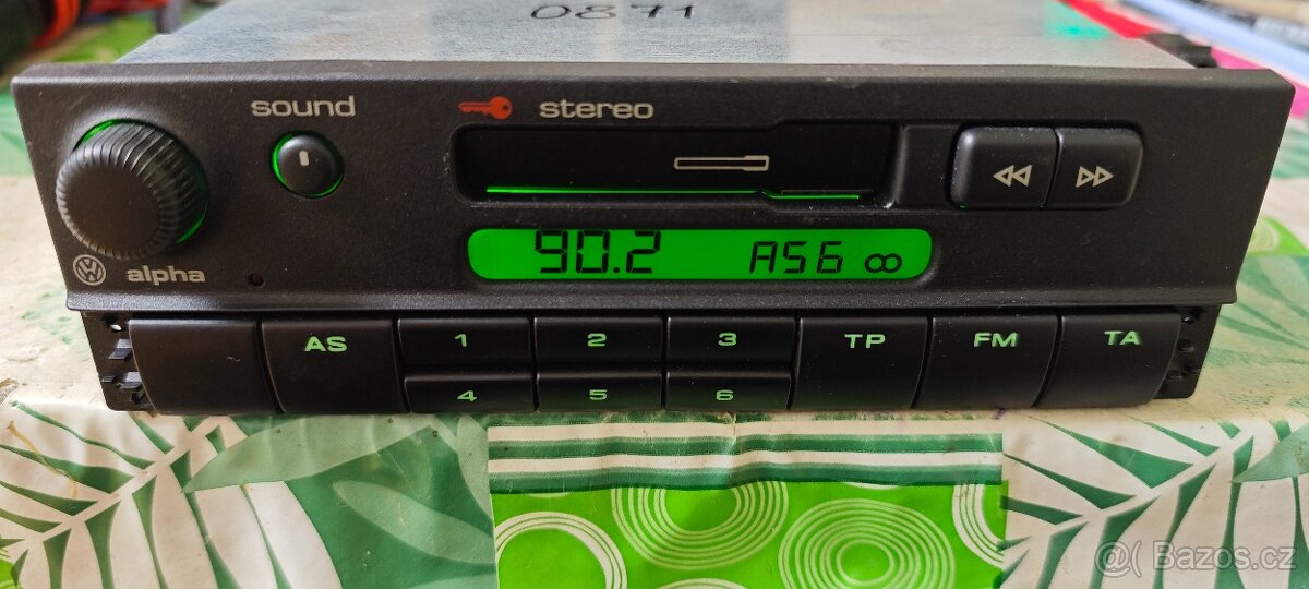 Originální autorádio VW Alpha 4 zelený - 2