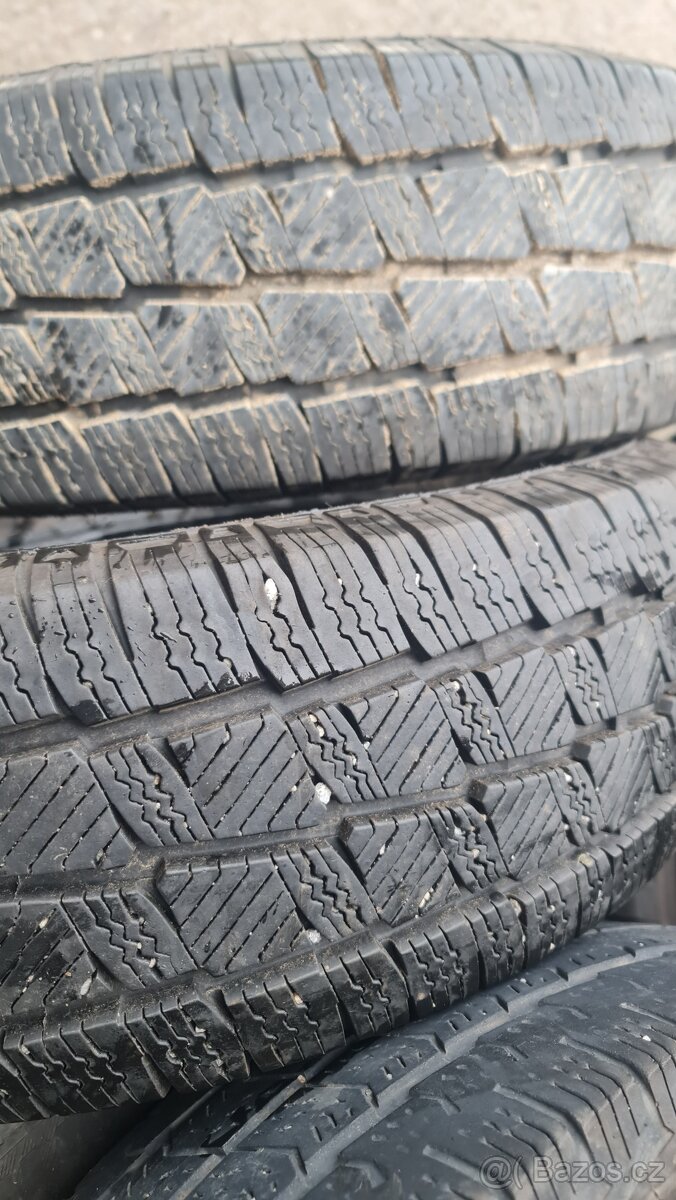 2x zimní 215/70/15 C - R15C zátěžové pneu na dodávku DPH - 2