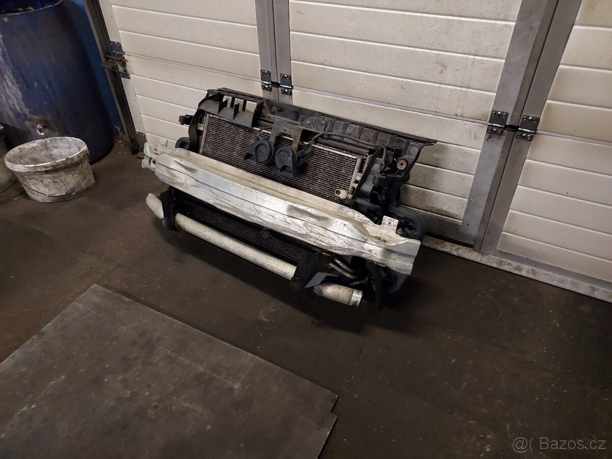 chladičová stěna Audi A6 4F - 2