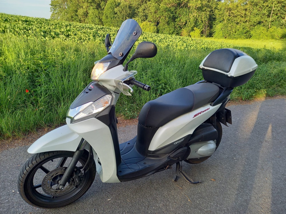 Honda SH 300 - 2