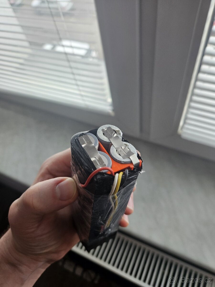 Aku pack z vysavače - 2