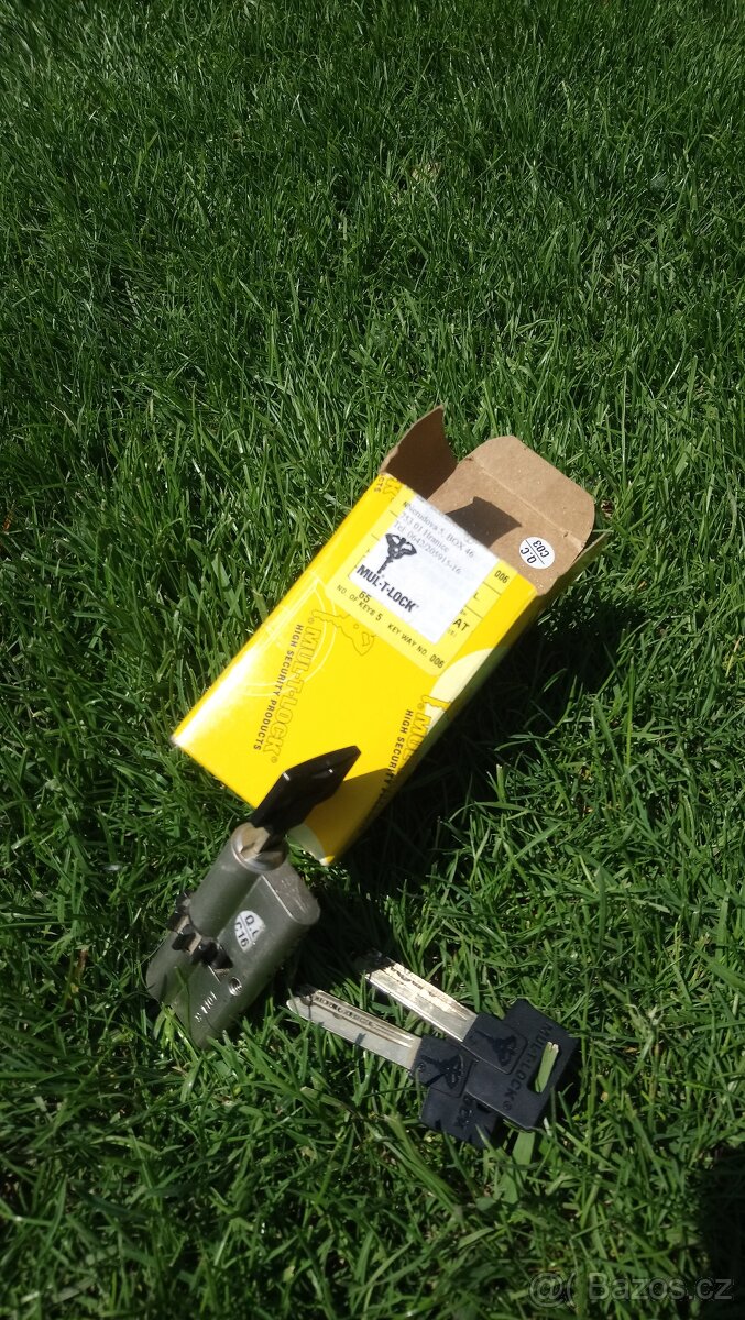 zámek MUL-T-LOCK - 2