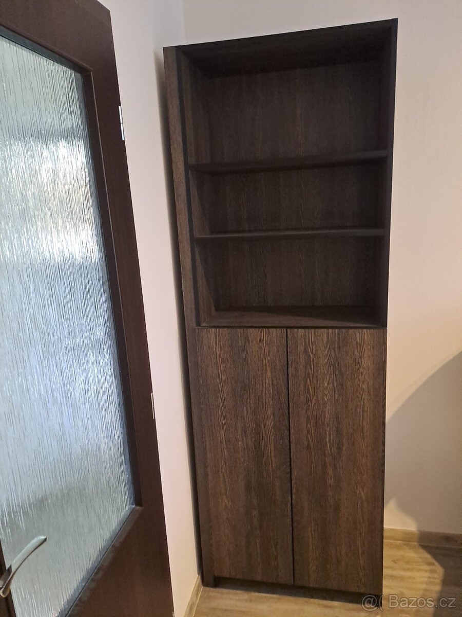 policová skříň - 2