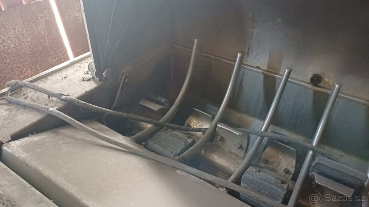 škubačka-škrabka-kombajn na prasata - 2