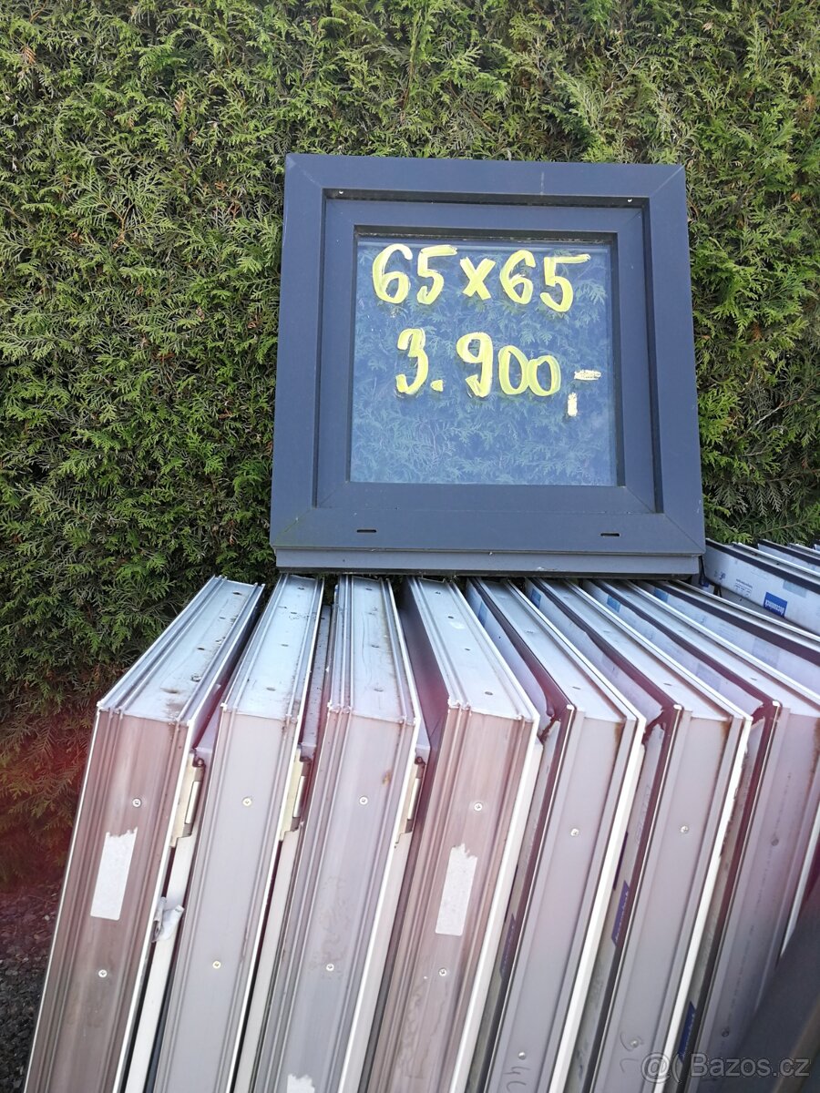 okno plastové šedé - 2