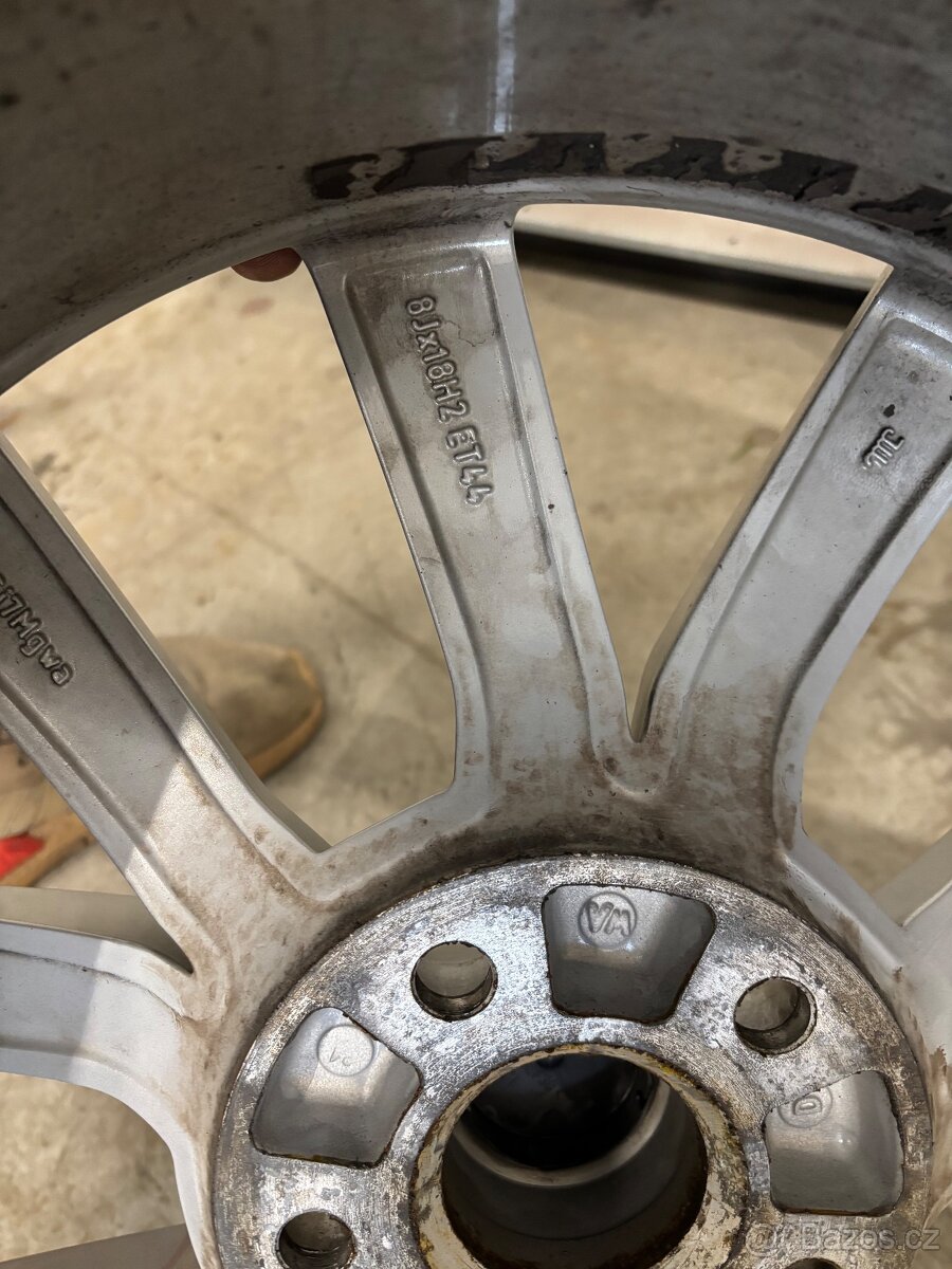 Alu kola Superb III 5x112 R18 - 2