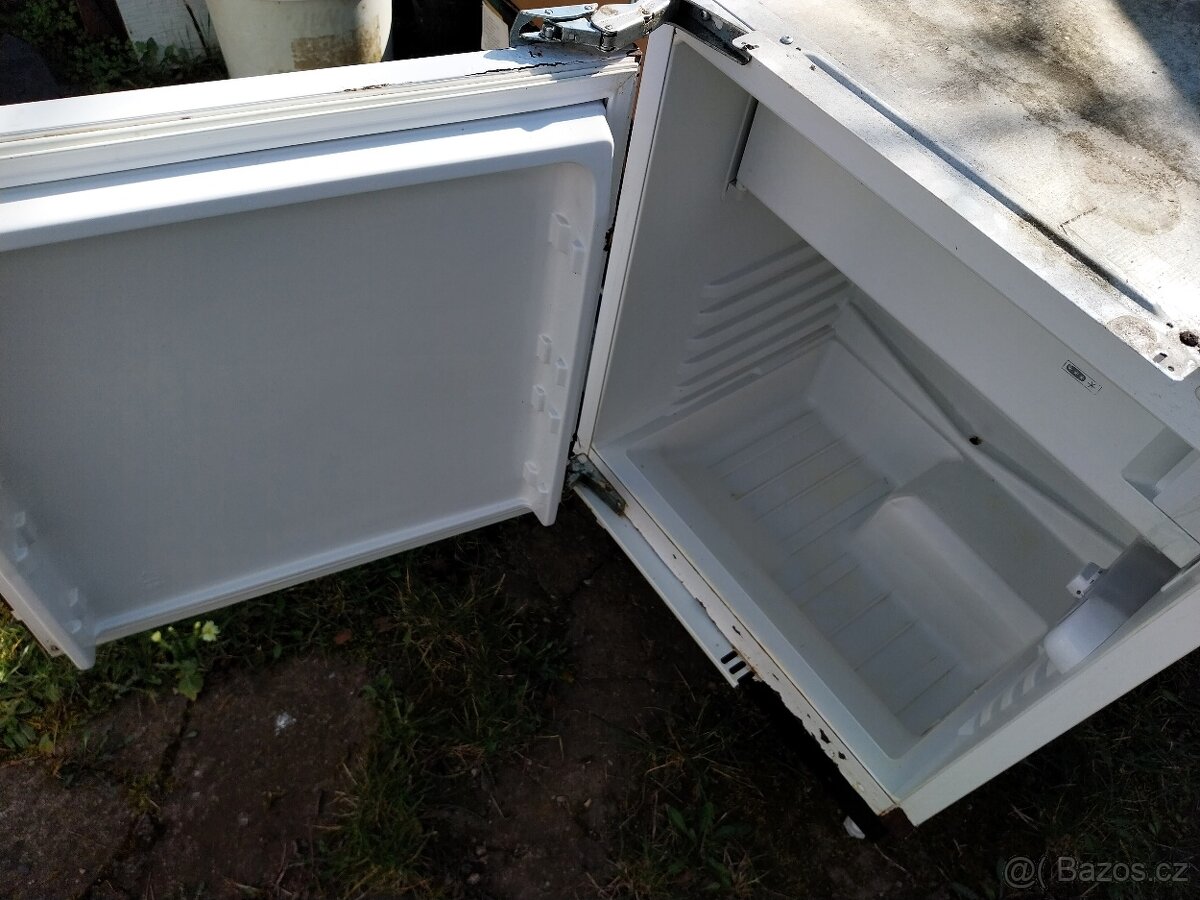 funkční vestavná lednička IKEA - 2