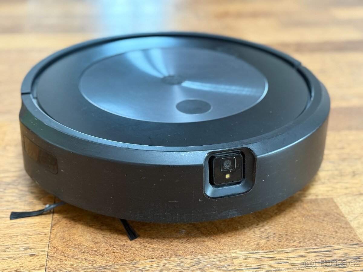 iRobot Roomba j7+. TOP STAV - 2