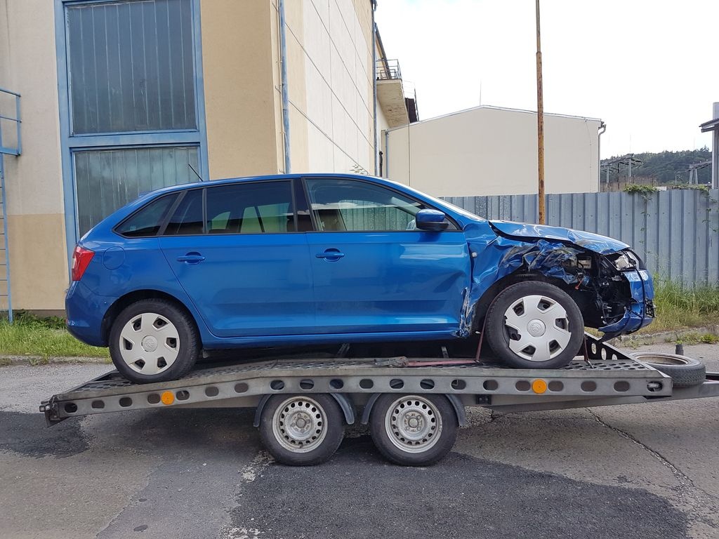 Škoda Rapid Spaceback modrý, 1,2 TSi 77 kW - ND z vozu - 2