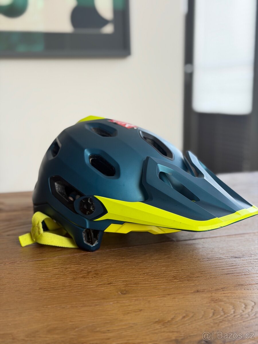 BELL Super DH Sperhical - velikost S - 2