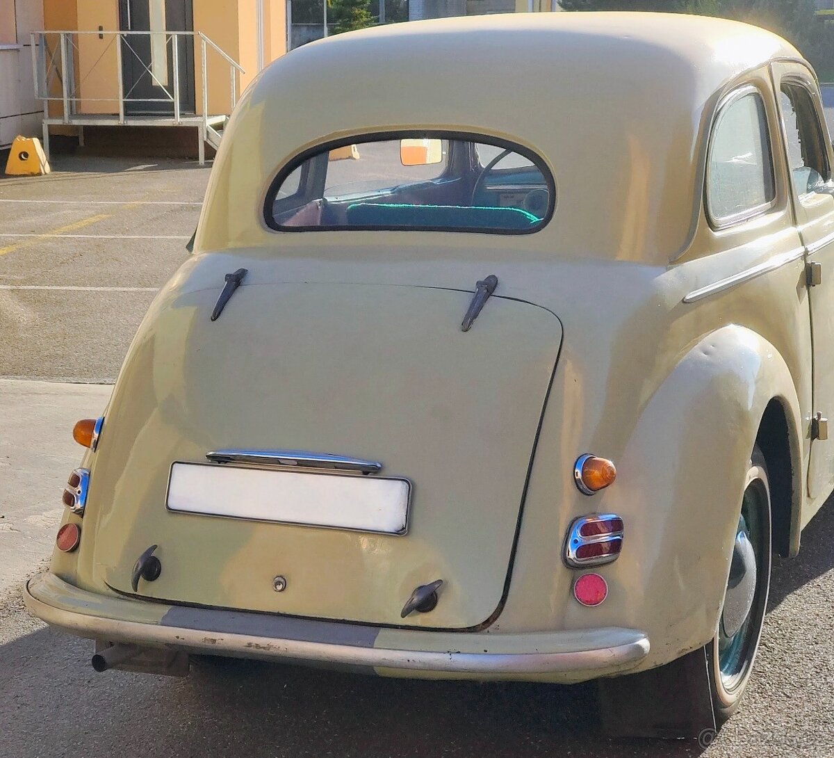 ŠKODA TUDOR 1101 - 2