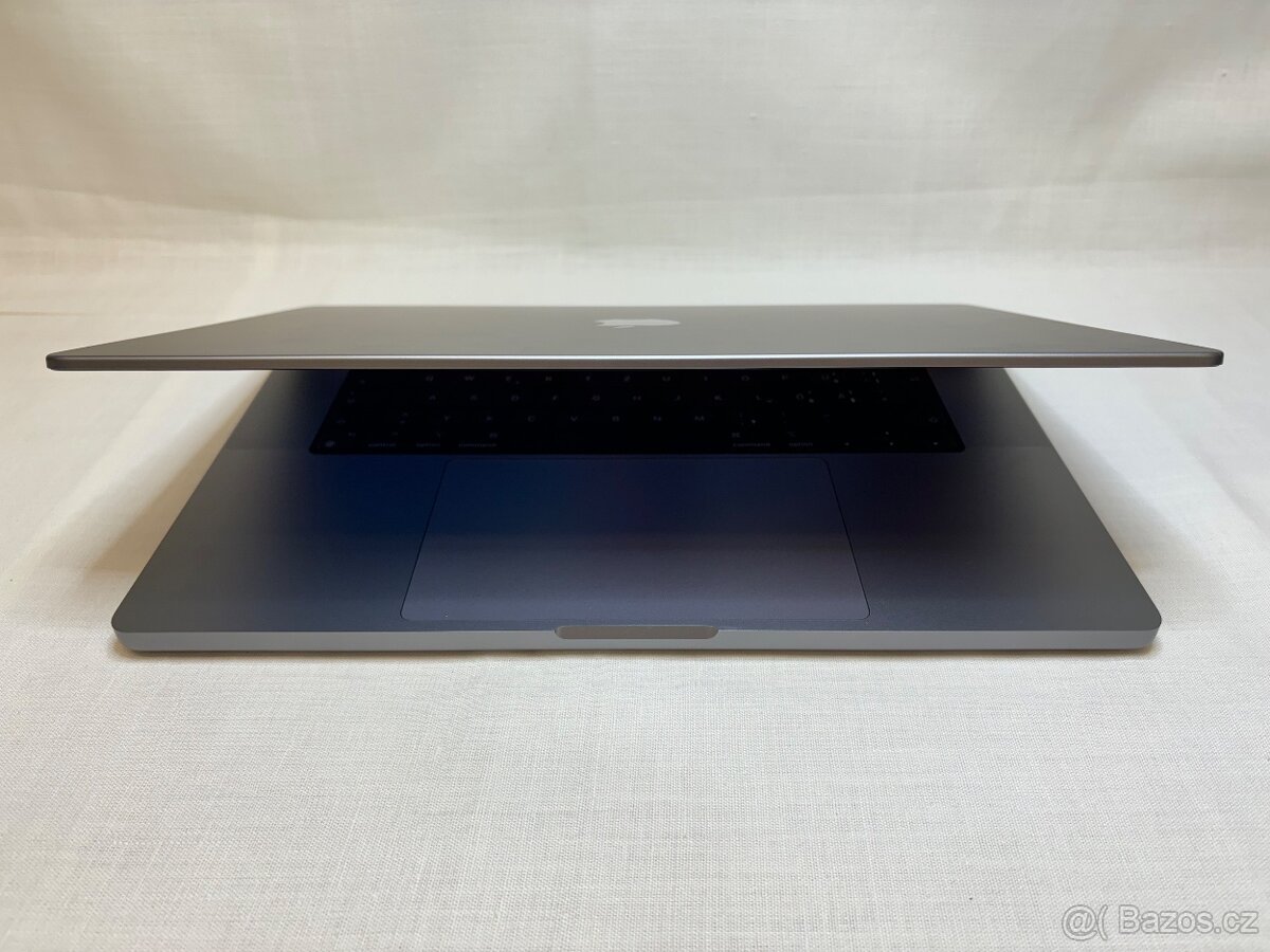 TOP 16 Apple MacBook Pro M3 Pro 12/18 jádro ZÁRUKA SpaceGrey - 2