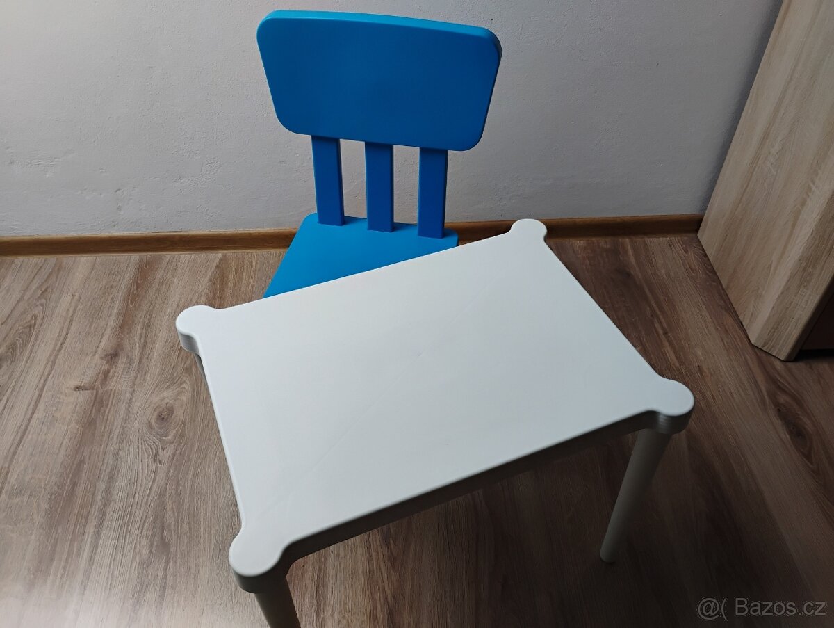 Dětský stůl a židle - 2