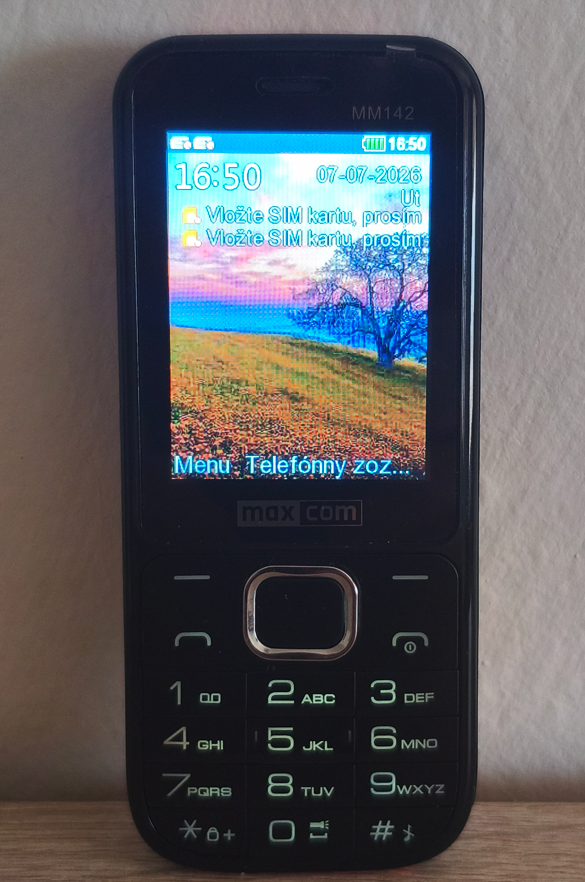 Predám mobil Maxcom MM142 Dual Sim - 2