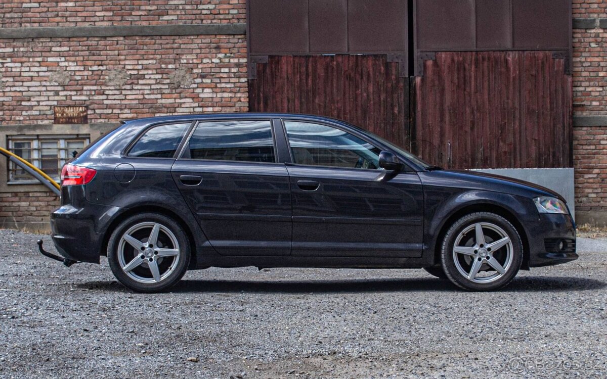 Audi A3 1.6 TDI Ambiente - 2